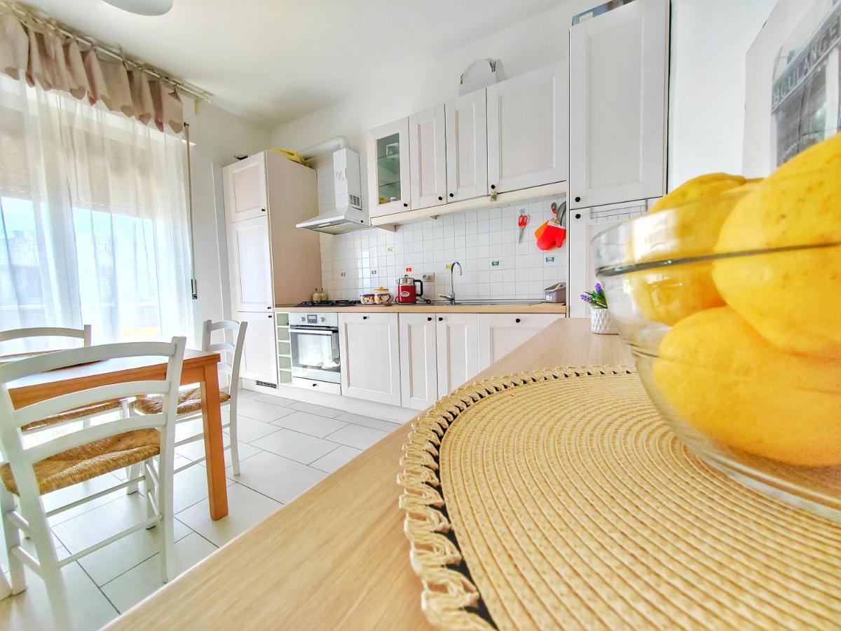 Dimora Sea View Apartment Monopoli Bagian luar foto