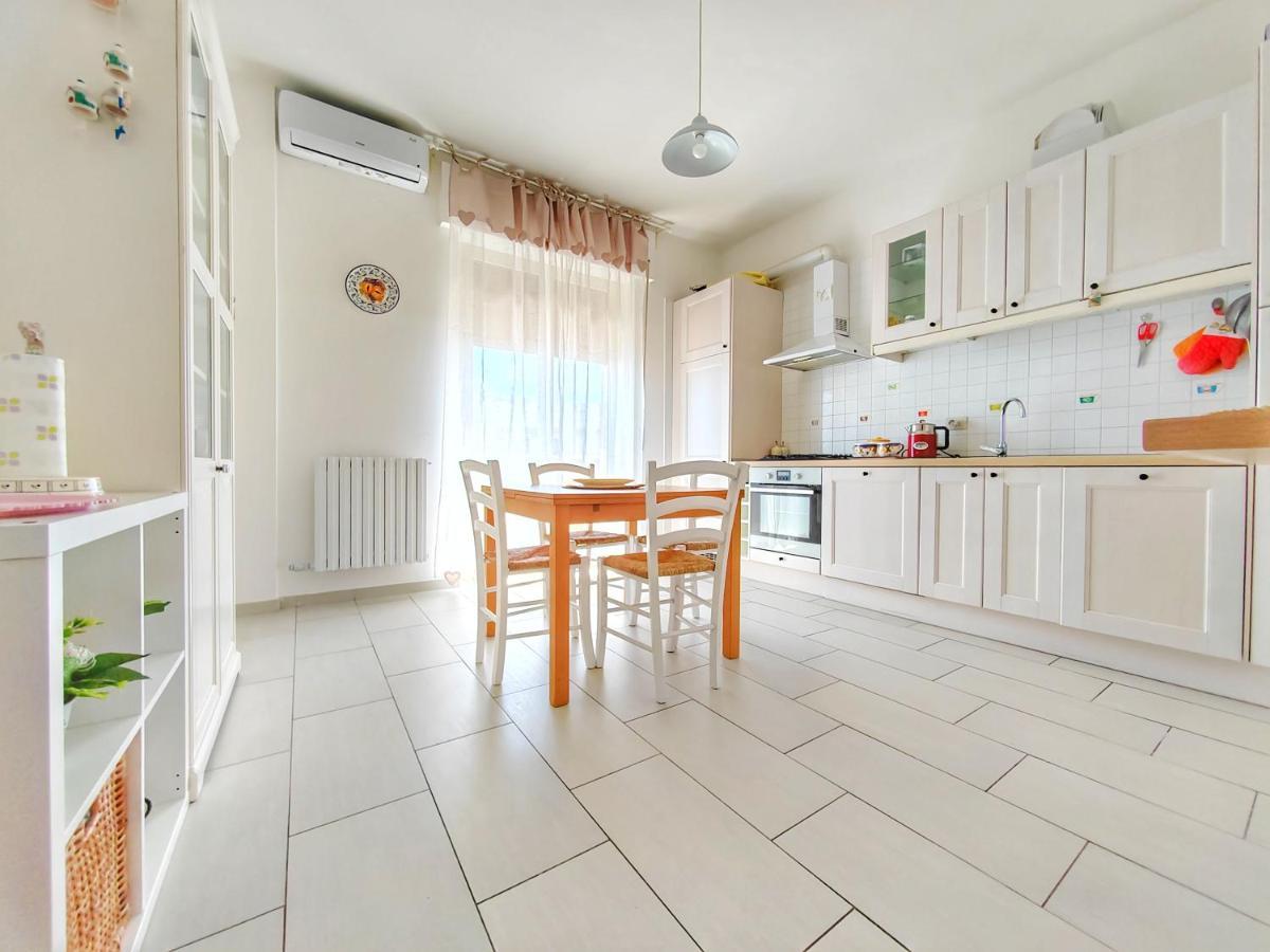 Dimora Sea View Apartment Monopoli Bagian luar foto